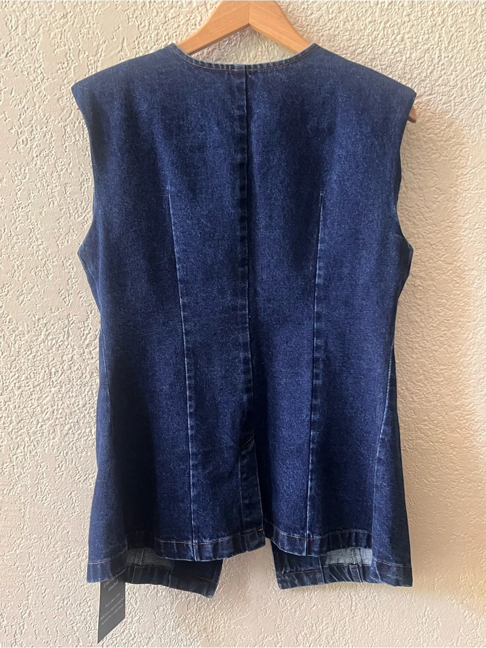 ENDLESS ROSE Button Cutaway Denim Vest Sz Medium‎ Dark Wash Gold Buttons NWT